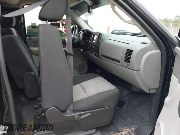 2008 Chevrolet Silverado 1500 Work Truck with VIN 1GCEC14CX8Z224262, listed as a IAAI auction lot 41520029 with 200,831 mi miles. Bid and sale history available at carsss.com. Image 5.