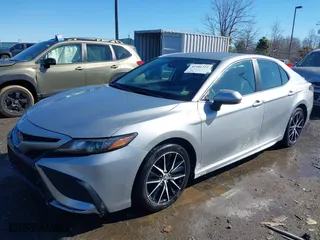 2021 Toyota Camry SE Nightshade with VIN 4T1G11AK5MU411101, listed as a IAAI auction lot 41586722 with 133,212 mi miles. Bid and sale history available at carsss.com. Image 17.