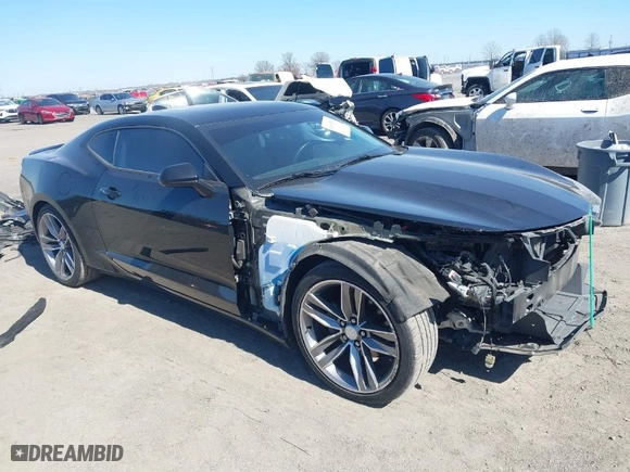 2018 Chevrolet Camaro 1LT with VIN 1G1FB1RS8J0132805, listed as a IAAI auction lot 41661531 with NaN miles. Bid and sale history available at carsss.com. Image 14.