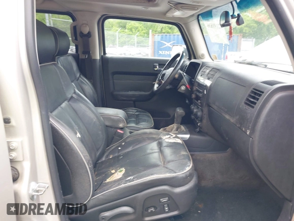 2006 Hummer H3 with VIN 5GTDN136768274114, listed as a IAAI auction lot 42191836 with 119,628 mi miles and . Bid and sale history available at DreamBid. Image 5.