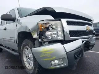 2011 Chevrolet Silverado 1500 LT with VIN 3GCPKSE30BG219790, listed as a IAAI auction lot 41163358 with 152,503 mi miles. Bid and sale history available at carsss.com. Image 6.