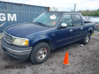 2002 Ford F-150 XLT with VIN 1FTRW07L62KD79180, listed as a IAAI auction lot 42007511 with 359,139 mi miles. Bid and sale history available at carsss.com. Image 2.