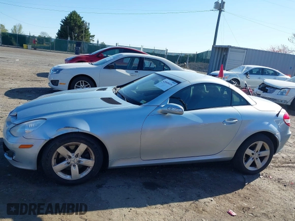 2006 Mercedes-Benz SLK-Class 3.0L with VIN WDBWK54F86F085545, listed as a IAAI auction lot 42040416 with 48,352 mi miles. Bid and sale history available at carsss.com. Image 14.