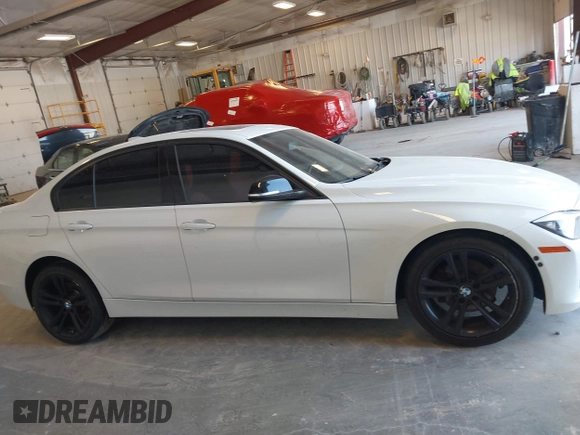 2014 BMW 3 Series 328i xDrive с VIN WBA3B5G56ENS08767, выставлен на аукционе IAAI как лот 42055343 с пробегом 90 487 миль миль и . История ставок и продаж доступна на DreamBid. Изображение 12.