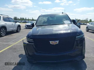 2023 Cadillac Escalade 4WD Sport z VIN 1GYS4EKLXPR513435, wystawiony jako IAAI lot #42137452 z przebiegiem 27 495 mil mil oraz . Historia ofert i sprzedaży dostępna na DreamBid. Obrazek 13.
