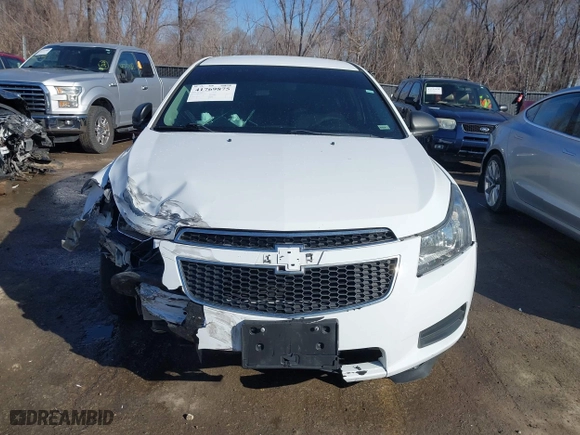 2014 Chevrolet Cruze LS with VIN 1G1PA5SH8E7340032, listed as a IAAI auction lot 41769875 with 134,582 mi miles. Bid and sale history available at carsss.com. Image 13.