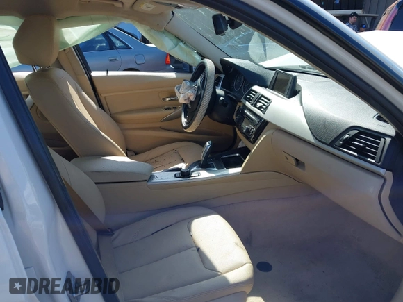 2016 BMW 3 Series 320i z VIN WBA8A9C51GK617592, wystawiony jako IAAI lot #41550528 z przebiegiem Nie podano mil oraz . Historia ofert i sprzedaży dostępna na DreamBid. Obrazek 5.