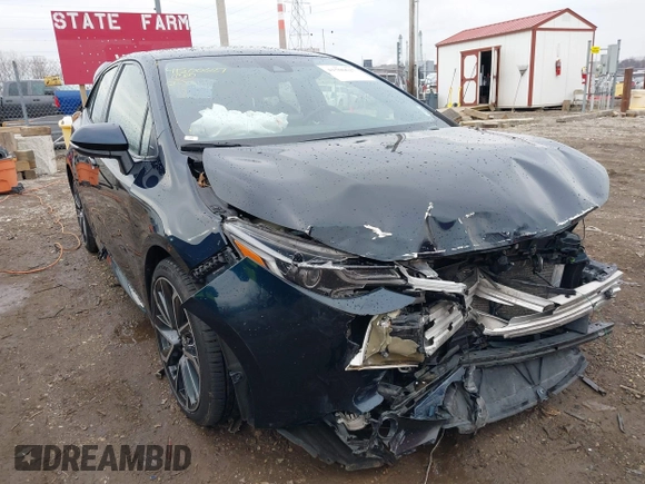 2019 Toyota Corolla Hatchback SE with VIN JTNK4RBEXK3060018, listed as a IAAI auction lot 41500627 with 96,997 mi miles. Bid and sale history available at carsss.com. Image 1.