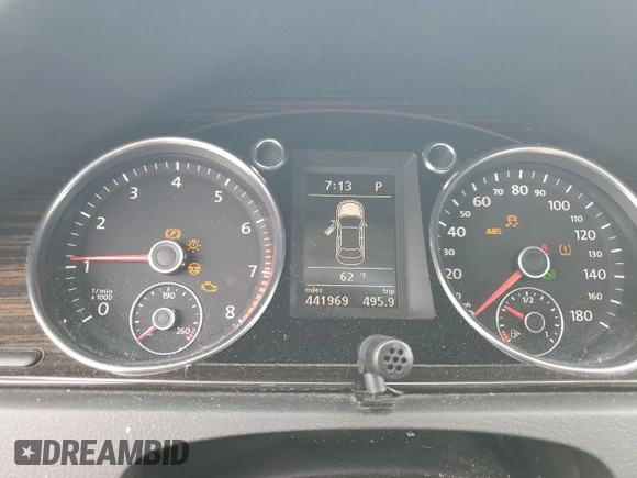 2013 Volkswagen CC VR6 Lux with VIN WVWHU7AN6DE509321, listed as a Copart auction lot 47990795 with 441,969 mi miles and Salvage Title. Bid and sale history available at carsss.com. Image 9.