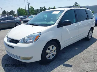2005 Toyota Sienna CE z VIN 5TDZA23C65S272384, wystawiony jako IAAI lot #42358682 z przebiegiem 62 769 mil mil oraz . Historia ofert i sprzedaży dostępna na DreamBid. Obrazek 2.