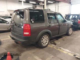 2005 Land Rover LR3 SE with VIN SALAE25485A327950, listed as a IAAI auction lot 41019961 with 236,524 mi miles. Bid and sale history available at carsss.com. Image 4.