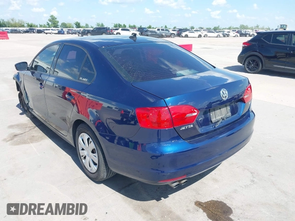 2014 Volkswagen Jetta SE z VIN 3VWD17AJ9EM402714, wystawiony jako IAAI lot #42088715 z przebiegiem 115 291 mil mil oraz . Historia ofert i sprzedaży dostępna na DreamBid. Obrazek 3.