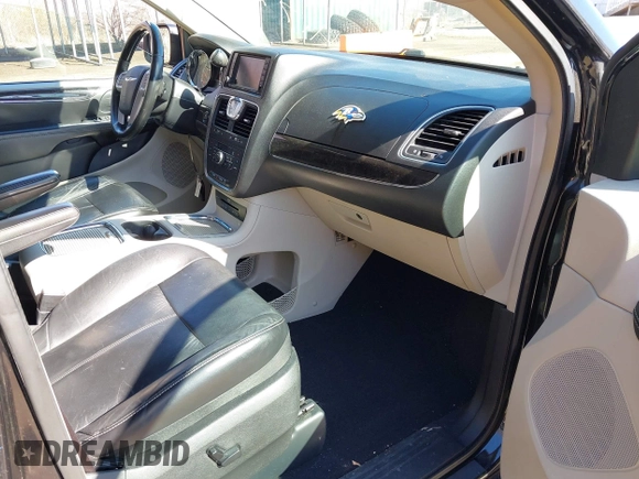 2016 Chrysler Town & Country Limited Platinum with VIN 2C4RC1GG8GR215892, listed as a IAAI auction lot 41779400 with 156,678 mi miles. Bid and sale history available at carsss.com. Image 5.