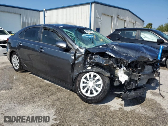 2024 Kia Forte LXS with VIN 3KPF24AD0RE821875, listed as a Copart auction lot 79937394 with 2,592 mi miles and Non Repairable. Bid and sale history available at DreamBid. Image 4.