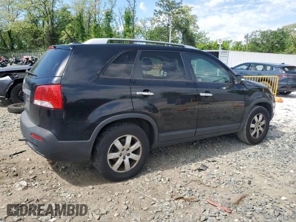 2013 Kia Sorento LX z VIN 5XYKT4A64DG352153, wystawiony jako Copart lot #55330825 z przebiegiem 289 967 mil mil oraz Szkoda całkowita • Salvage title. Historia ofert i sprzedaży dostępna na DreamBid. Obrazek 3.