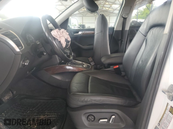 2016 Audi Q5 Premium z VIN WA1C2AFP6GA059117, wystawiony jako Copart lot #60768575 z przebiegiem Nie podano mil oraz Szkoda całkowita • Salvage title. Historia ofert i sprzedaży dostępna na DreamBid. Obrazek 7.