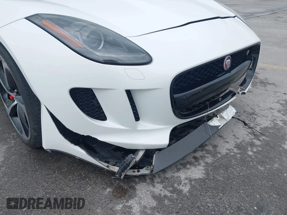 2015 Jaguar F-Type R z VIN SAJWA6DA8FMK20244, wystawiony jako IAAI lot #42130845 z przebiegiem 72 408 mil mil oraz . Historia ofert i sprzedaży dostępna na DreamBid. Obrazek 17.