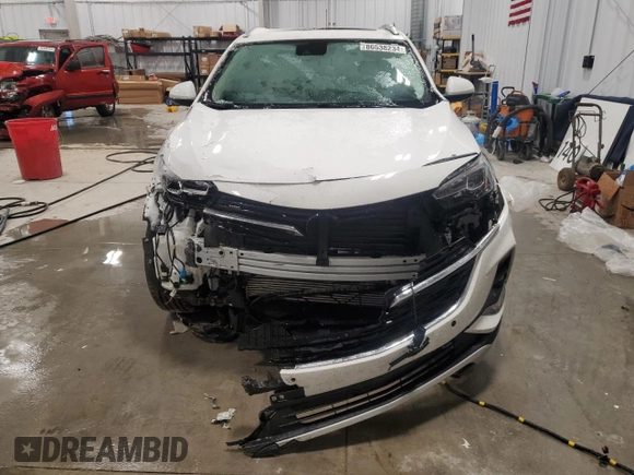 2022 Buick Encore GX Essence с VIN KL4MMGSL0NB124264, выставлен на аукционе Copart как лот 86538234 с пробегом 24 444 миль миль и Списание • Salvage title. История ставок и продаж доступна на DreamBid. Изображение 5.