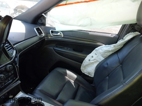 2019 Jeep Grand Cherokee Limited with VIN 1C4RJEBG0KC656728, listed as a IAAI auction lot 42303218 with 107,544 mi miles and . Bid and sale history available at DreamBid. Image 5.