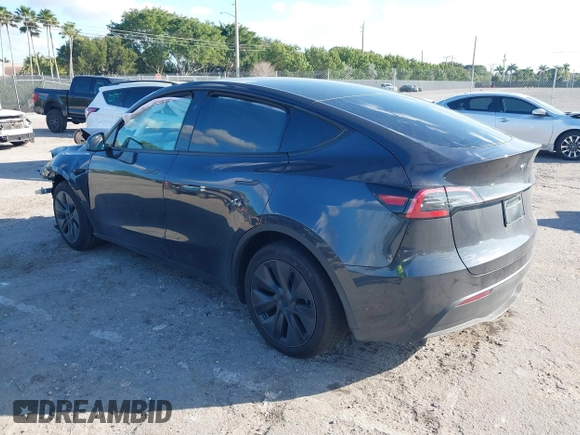 2025 Tesla Model Y Long Range with VIN 7SAYGDED4SF226776, listed as a IAAI auction lot 41514317 with 1,636 mi miles and . Bid and sale history available at DreamBid. Image 3.