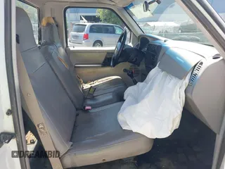 2000 Ford Ranger XL с VIN 1FTYR10V6YPB18941, выставлен на аукционе IAAI как лот 42273003 с пробегом 66 700 миль миль и . История ставок и продаж доступна на DreamBid. Изображение 5.