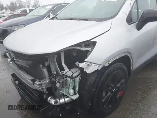 2022 Chevrolet Trax LT with VIN KL7CJLSMXNB552223, listed as a IAAI auction lot 41563148 with 19,382 mi miles. Bid and sale history available at carsss.com. Image 6.