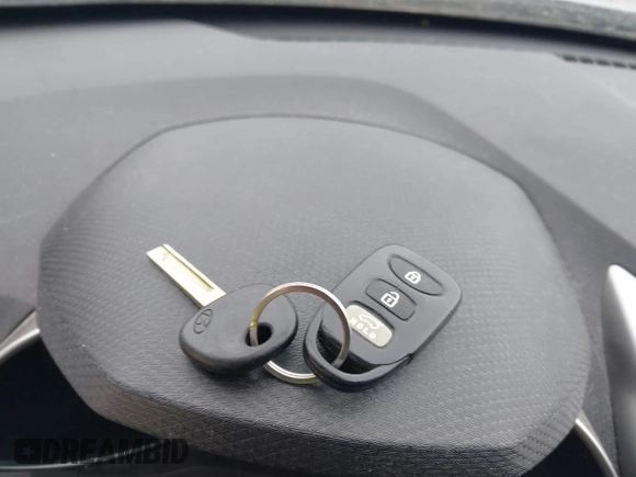 2012 Hyundai Veloster w/Gray Int с VIN KMHTC6AD5CU036042, выставлен на аукционе IAAI как лот 42423678 с пробегом 132 909 миль миль и . История ставок и продаж доступна на DreamBid. Изображение 11.
