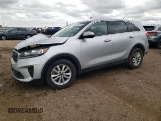 2019 Kia Sorento LX z VIN 5XYPG4A55KG490721, wystawiony jako Copart lot #51971195 z przebiegiem 139 716 mil mil oraz Szkody całkowita. Historia ofert i sprzedaży dostępna na DreamBid. Obrazek 1.