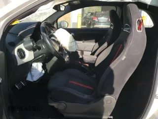 2017 FIAT 500 Abarth z VIN 3C3CFFJH1HT659226, wystawiony jako Copart lot #76132424 z przebiegiem Nie podano mil oraz Szkody całkowita. Historia ofert i sprzedaży dostępna na DreamBid. Obrazek 7.