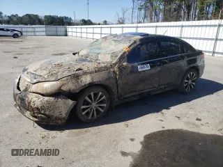 2014 Chrysler 200 Limited with VIN 1C3CCBCG3EN135366, listed as a Copart auction lot 48660795 with 178,996 mi miles and Salvage Title. Bid and sale history available at DreamBid. Image 1.