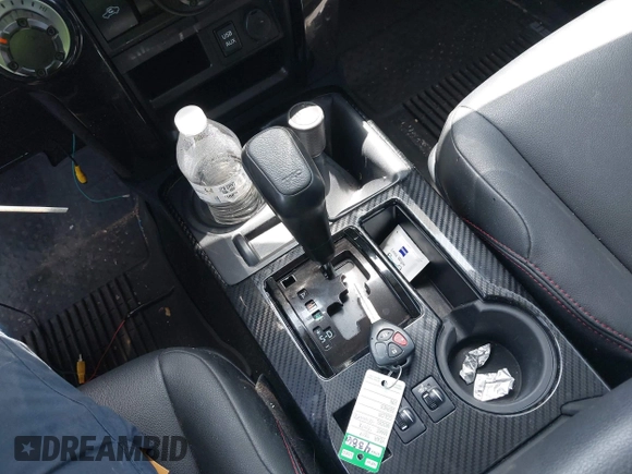 2019 Toyota 4Runner SR5 with VIN JTEBU5JR1K5725714, listed as a IAAI auction lot 42565292 with 43,826 mi miles and . Bid and sale history available at DreamBid. Image 11.