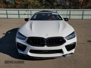 2023 BMW M8 Competition z VIN WBSDZ0C08PCL26827, wystawiony jako Copart lot #36275083 z przebiegiem Nie podano mil oraz . Historia ofert i sprzedaży dostępna na DreamBid. Obrazek 5.