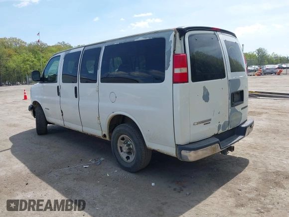 2005 Chevrolet Express Passenger with VIN 1GAHG35U051181753, listed as a IAAI auction lot 42074333 with 335,090 mi miles and . Bid and sale history available at DreamBid. Image 3.