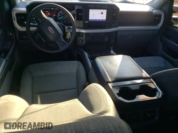2023 Ford F-250 XL with VIN 1FT7W2BT3PEC29303, listed as a Copart auction lot 87230554 with 68,303 mi miles and Salvage Title. Bid and sale history available at DreamBid. Image 8.