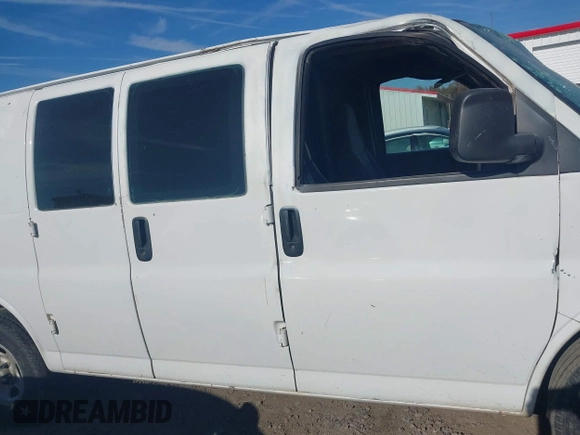 2005 Chevrolet Express Cargo with VIN 1GCFG15X351206710, listed as a IAAI auction lot 40946502 with 242,421 mi miles and . Bid and sale history available at DreamBid. Image 12.