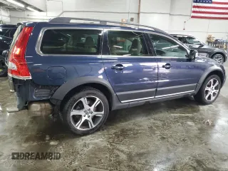 2014 Volvo XC70 T6 with VIN YV4902BZ8E1179756, listed as a Copart auction lot 44568785 with 49,016 mi miles and Salvage Title. Bid and sale history available at DreamBid. Image 3.