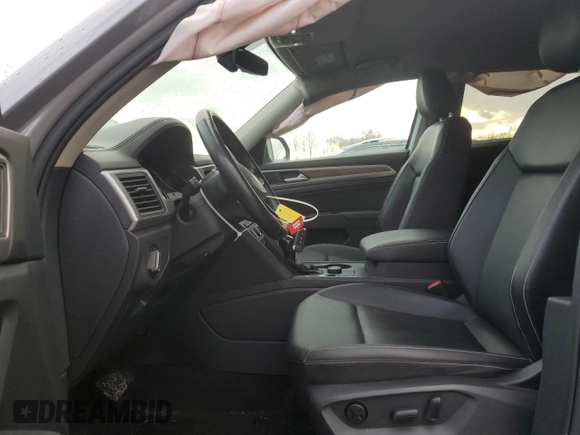 2021 Volkswagen Atlas SE z VIN 1V2LP2CAXMC513803, wystawiony jako Copart lot #46808555 z przebiegiem 99 909 mil mil oraz Szkody całkowita. Historia ofert i sprzedaży dostępna na DreamBid. Obrazek 7.