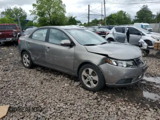 2010 Kia Forte EX z VIN KNAFU4A2XA5250756, wystawiony jako Copart lot #58743405 z przebiegiem 204 266 mil mil oraz Szkoda całkowita • Salvage title. Historia ofert i sprzedaży dostępna na DreamBid. Obrazek 4.