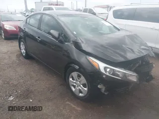 2017 Kia Forte LX z VIN 3KPFK4A78HE110191, wystawiony jako IAAI lot #42139116 z przebiegiem 153 213 mil mil oraz . Historia ofert i sprzedaży dostępna na DreamBid. Obrazek 1.