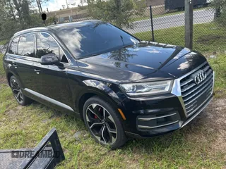 2017 Audi Q7 Premium z VIN WA1AAAF76HD005567, wystawiony jako Copart lot #66476635 z przebiegiem 106 594 mil mil oraz Czysty tytuł • Clean title. Historia ofert i sprzedaży dostępna na DreamBid. Obrazek 1.