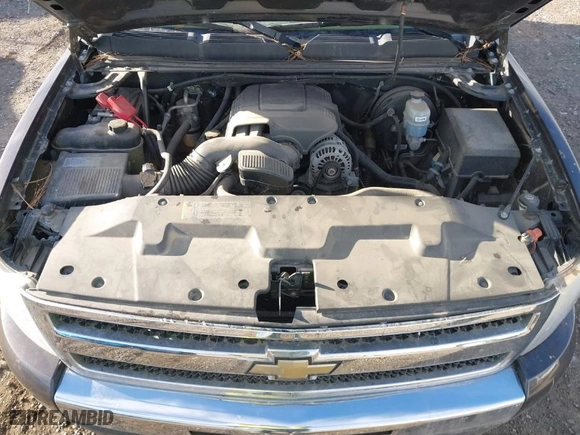 2010 Chevrolet Silverado 1500 LT with VIN 3GCRKSE32AG129922, listed as a IAAI auction lot 40910846 with 122,255 mi miles. Bid and sale history available at carsss.com. Image 10.