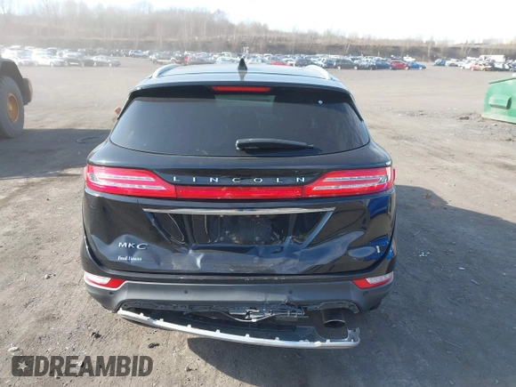 2019 Lincoln MKC Reserve with VIN 5LMCJ3D96KUL46773, listed as a IAAI auction lot 42064234 with 70,176 mi miles and . Bid and sale history available at DreamBid. Image 16.