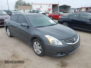 2012 Nissan Altima 2.5 S with VIN 1N4AL2AP7CN489125, listed as a IAAI auction lot 41731788 with 207,697 mi miles. Bid and sale history available at carsss.com. Image 1.