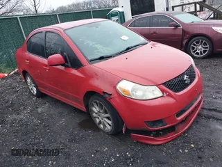 2008 Suzuki SX4 Sport with VIN JS2YC414185102186, listed as a IAAI auction lot 41988750 with 999,999 mi miles. Bid and sale history available at carsss.com. Image 1.