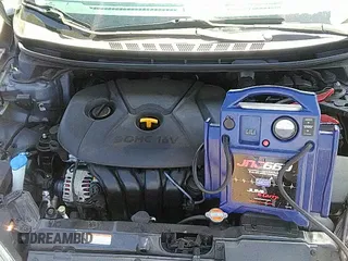 2013 Hyundai Elantra GLS z VIN 5NPDH4AE9DH172886, wystawiony jako IAAI lot #43170802 z przebiegiem 171 386 mil mil oraz . Historia ofert i sprzedaży dostępna na DreamBid. Obrazek 12.