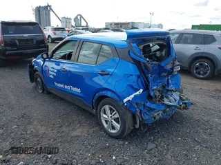 2023 Nissan Kicks S z VIN 3N1CP5BV9PL568018, wystawiony jako IAAI lot #42382781 z przebiegiem 83 069 mil mil oraz . Historia ofert i sprzedaży dostępna na DreamBid. Obrazek 3.