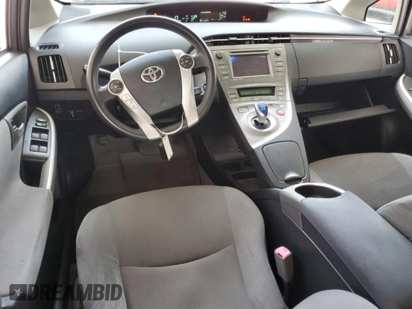 2013 Toyota Prius One z VIN JTDKN3DU9D5608178, wystawiony jako Copart lot #56856465 z przebiegiem 173 677 mil mil oraz Szkoda całkowita • Salvage title. Historia ofert i sprzedaży dostępna na DreamBid. Obrazek 8.