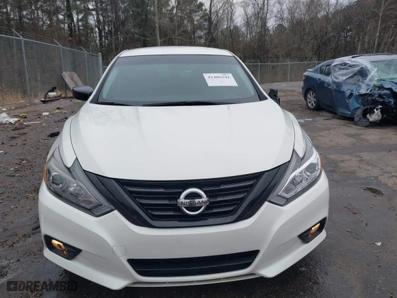 2018 Nissan Altima 2.5 SL with VIN 1N4AL3AP3JC163577, listed as a IAAI auction lot 41406241 with 138,214 mi miles. Bid and sale history available at carsss.com. Image 12.