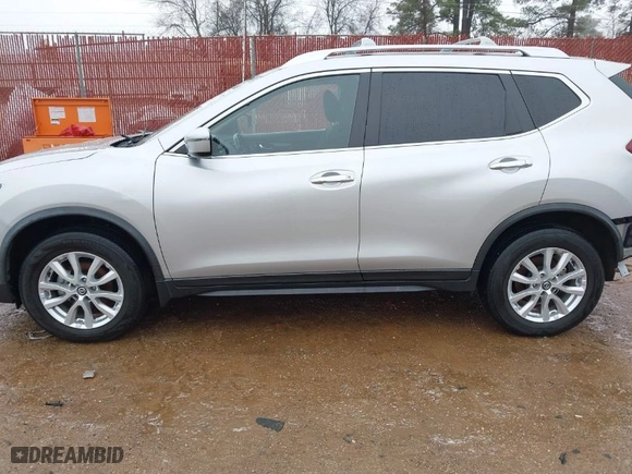 2020 Nissan Rogue SV with VIN JN8AT2MT9LW000239, listed as a IAAI auction lot 41602041 with 67,472 mi miles. Bid and sale history available at carsss.com. Image 15.