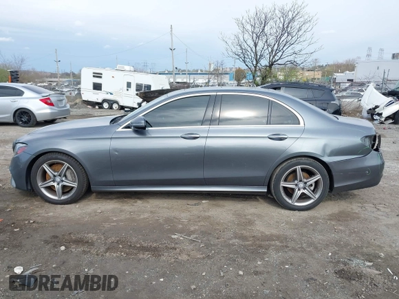 2017 Mercedes-Benz E-Class E 300 Luxury with VIN WDDZF4KB2HA072437, listed as a IAAI auction lot 42008813 with 102,389 mi miles. Bid and sale history available at carsss.com. Image 13.